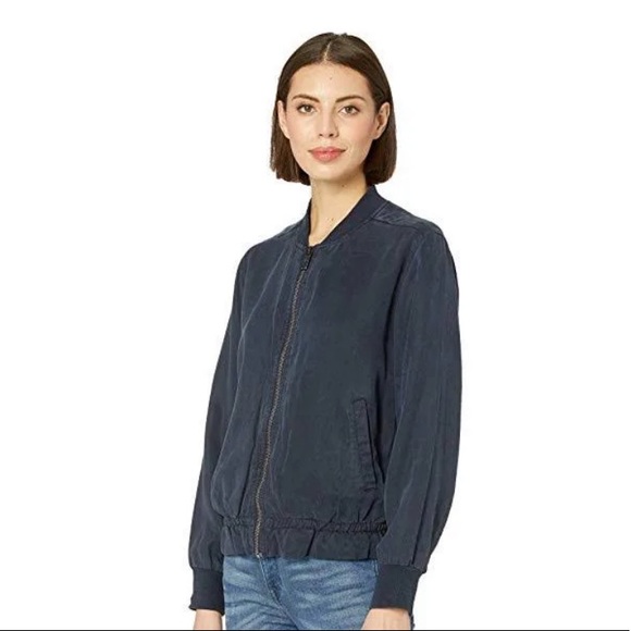Vince Camuto Jackets & Blazers - Vince Camuto Super Soft bomber jacket
